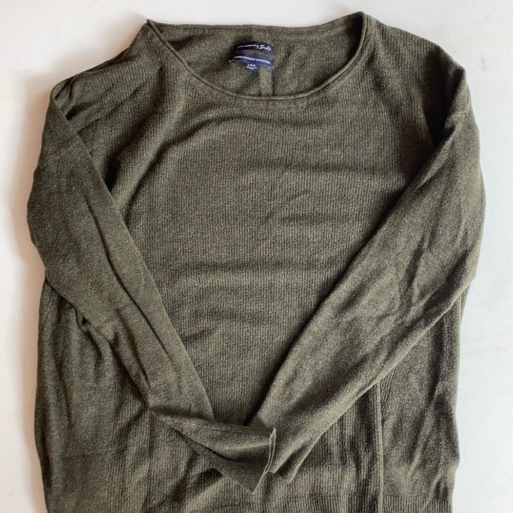 American Eagle Light “amazingly soft” Sweater